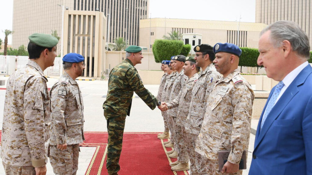Ο Αρχηγός ΓΕΕΘΑ Στρατηγός Δημήτριος Χούπης στην Σαουδική Αραβία
