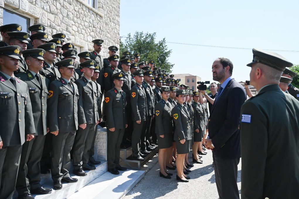 Ο ΥΕΘΑ Γιάννης Κεφαλογιάννης μετά την Ορκωμοσία ΣΜΥ 2024