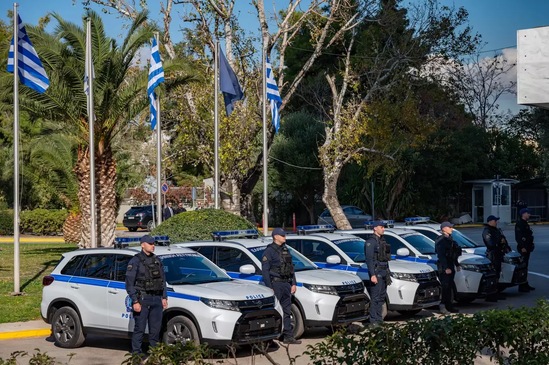 5 υβριδικά αυτοκίνητα Suzuki δώρισε στην Ελληνική Αστυνομία ο εφοπλιστής Νικόλας Πατέρας