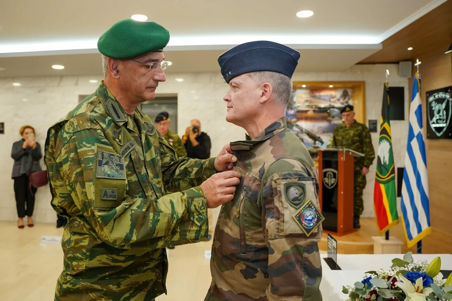 Αρχηγός ΓΕΕΘΑ Στρατηγός Δημήτριος Χούπης και ο Διοικητής της γαλλικής 7th Αrmoured Βrigade Brigadier General Philippe Le Carff