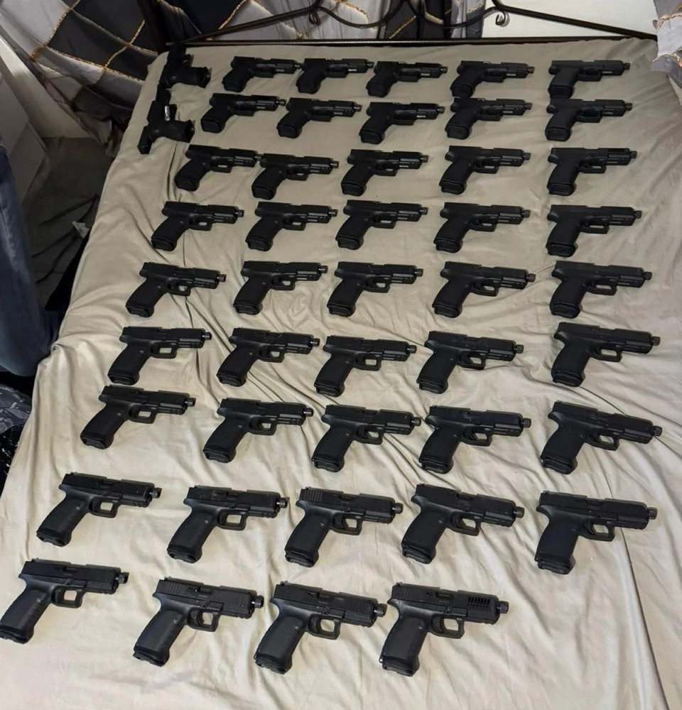 49 pistols, as well as narcotics, were found in apartments of Turkish asylum seekers in Greece