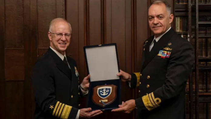 Ο Αρχηγός ΓΕΝ και ο Chief of Naval Operations (CNO) των ΗΠΑ Admiral Daryl Caudle
