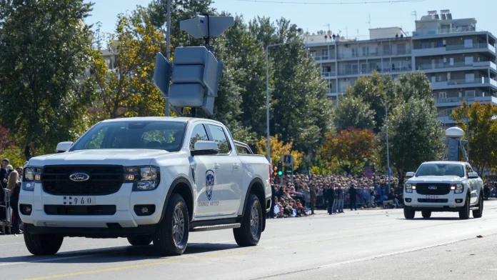 Τα αντι-drone συστήματα ΚΕΝΤΑΥΡΟΣ και ΥΠΕΡΙΩΝ επί οχημάτων, στην στρατιωτική παρέλαση 28ης Οκτωβρίου 2025 στη Θεσσαλονίκη.