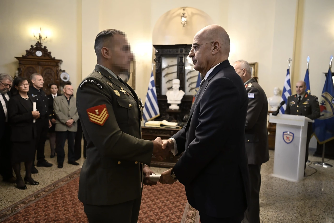 Τελετή απονομής Μεταλλίου Εξαιρέτου Πράξεως στα στελέχη της ελληνικής αποστολής στη Λιβύη