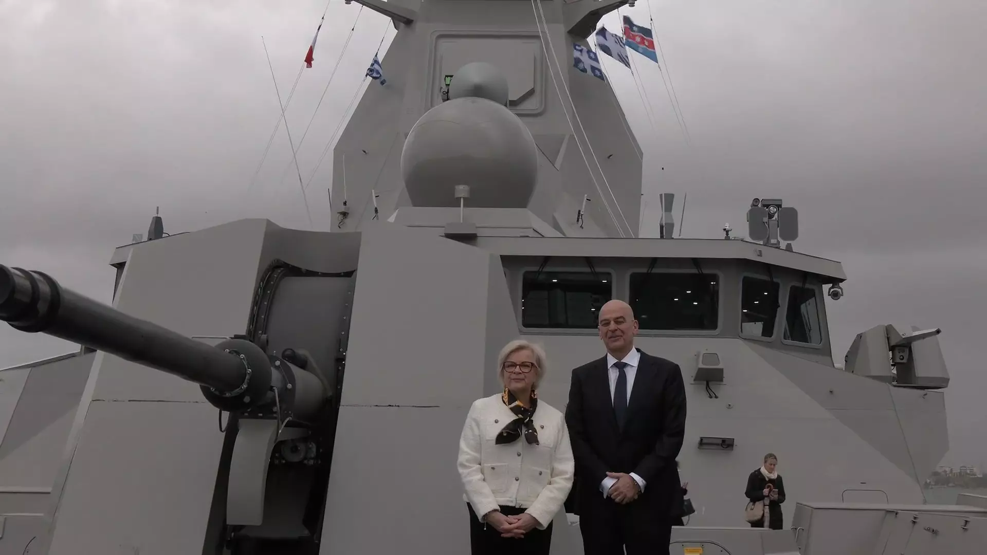 Ο Υπουργός Εθνικής Άμυνας Νίκος Δένδιας και η Υπουργός Ενόπλων Δυνάμεων της Γαλλίας Catherine Vautrin στη Φρεγάτα ΚΙΜΩΝ