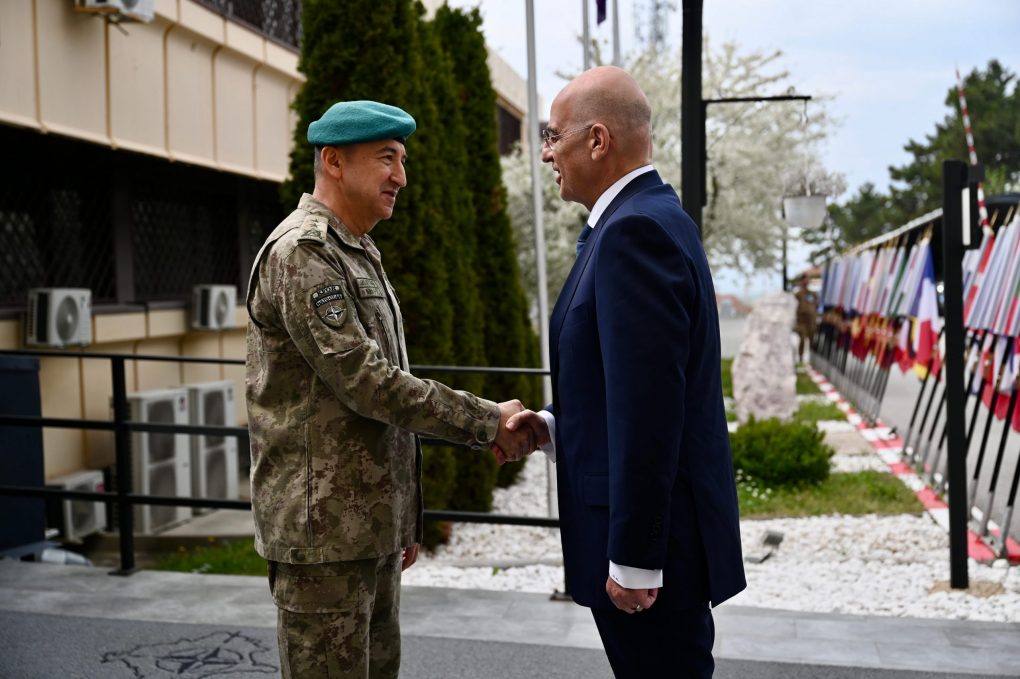 Ο Υπουργός Εθνικής Άμυνας Νίκος Δένδιας και ο Τούρκος Διοικητής της KFOR Υποστράτηγος Ozkan Ulutas