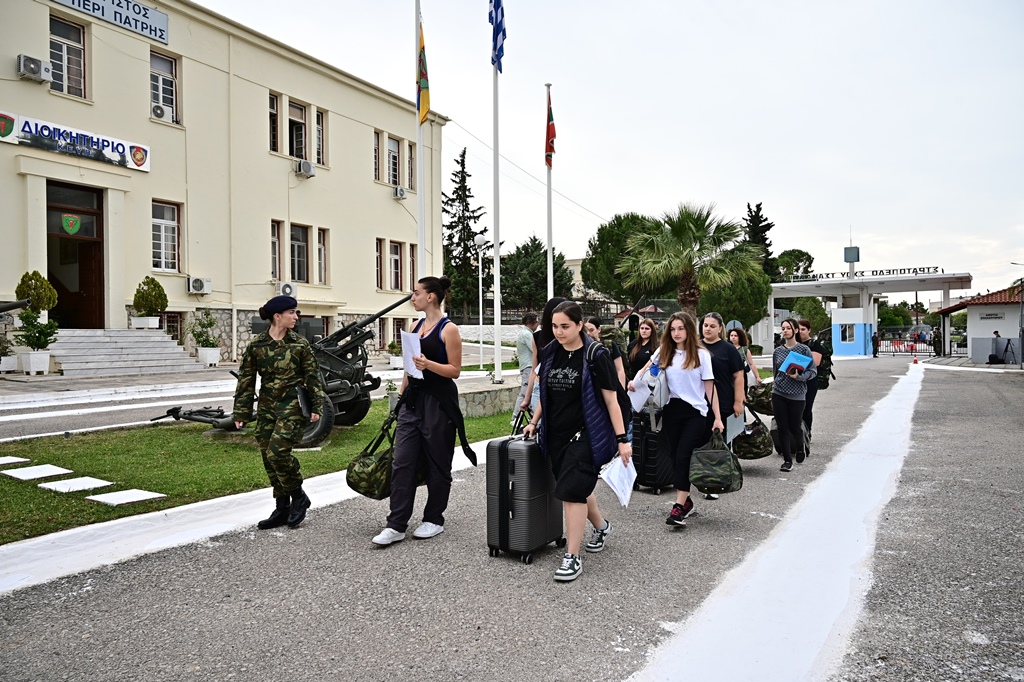Εθελοντική στράτευση γυναικών στο Στρατό Ξηράς