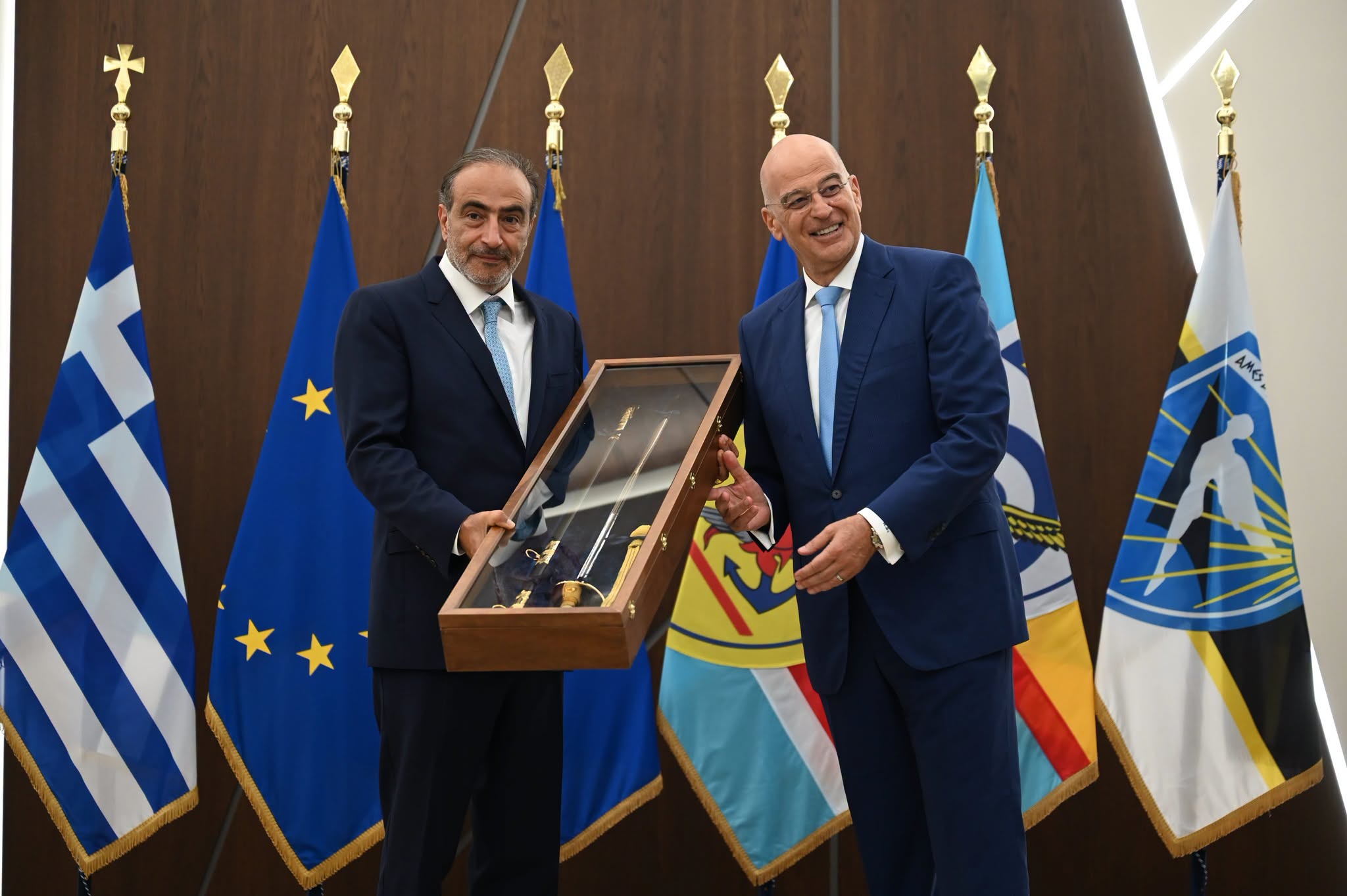 Απονομή του βαθμού Ταξιάρχου επί τιμή της Πολεμικής Αεροπορίας στον  Ιδρυτή και Πρόεδρο του Ομίλου IOGR "SKY Express" Ιωάννη Γρύλο.