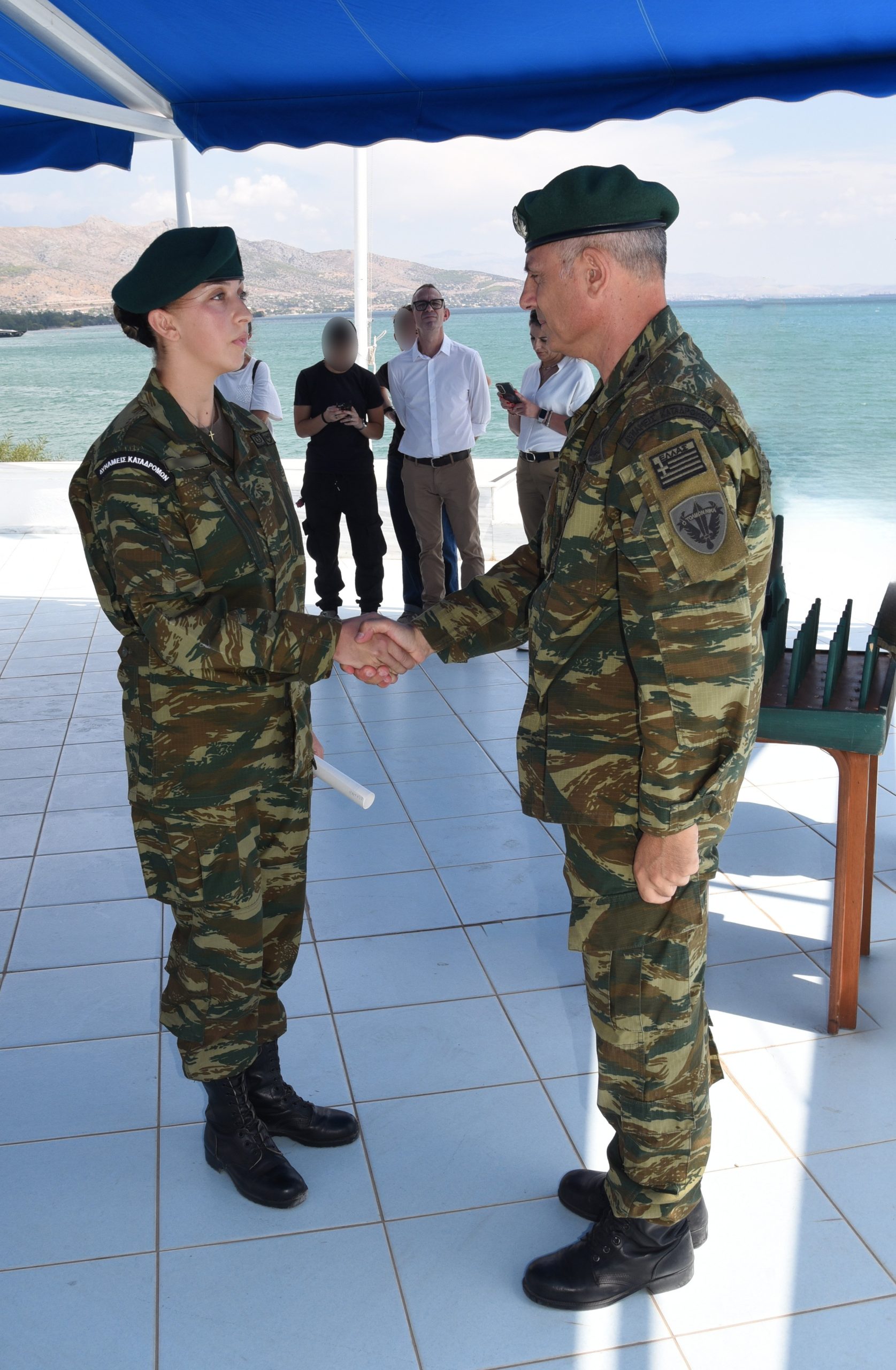 9 εθελόντριες γυναίκες πήραν τον πράσινο μπερέ