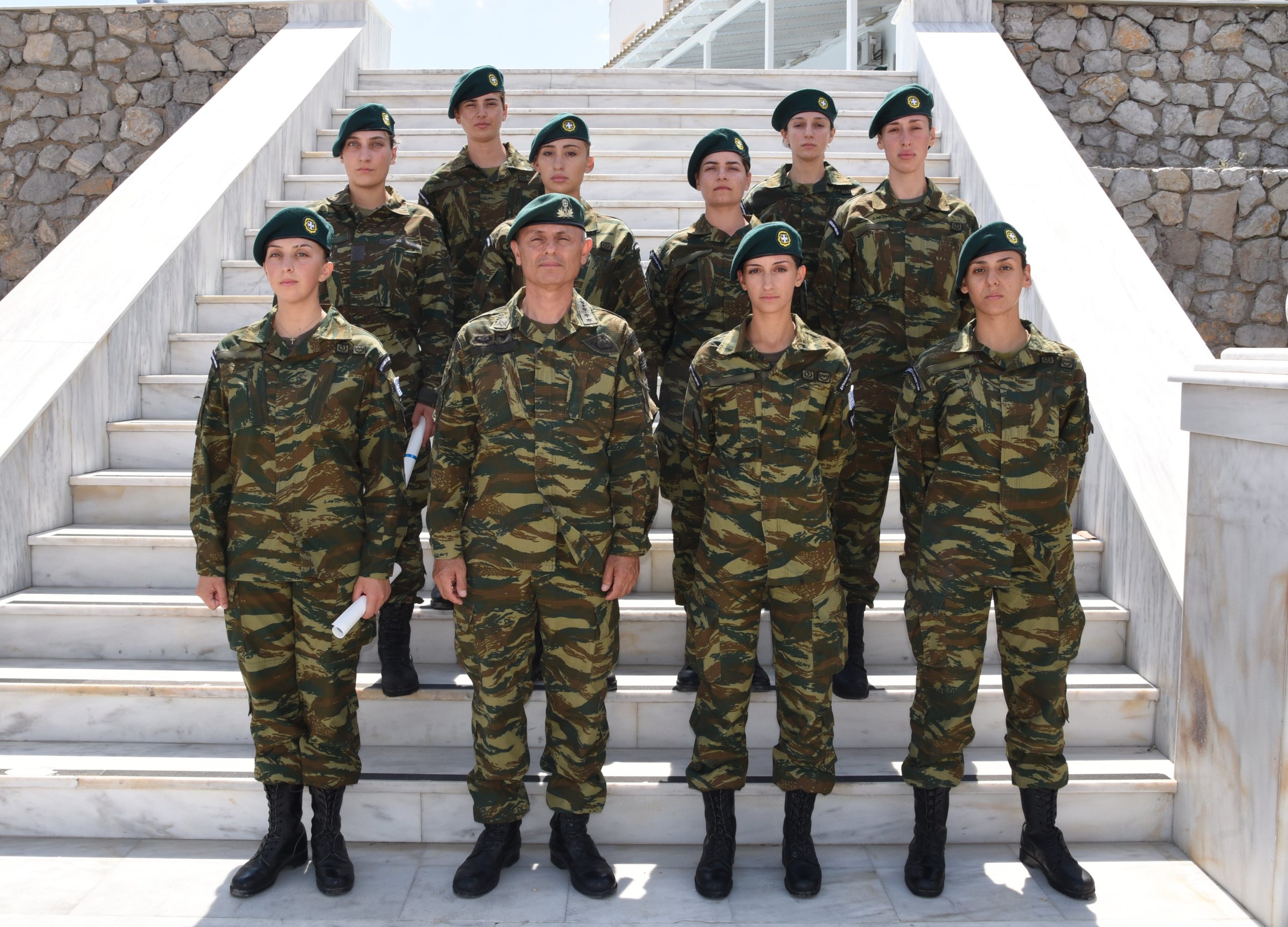 9 εθελόντριες γυναίκες πήραν τον πράσινο μπερέ