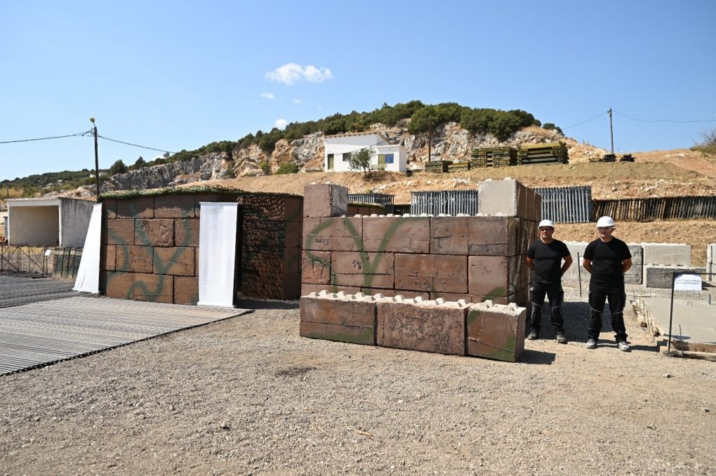 Προκατασκευασμένα διασυνδεόμενα μπλοκ οπλισμένου σκυροδέματος για τα οχυρωματικά έργα